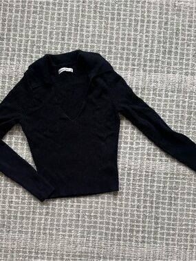 Abercrombie & Fitch Black V-Neck Ribbed Sweater with Collar